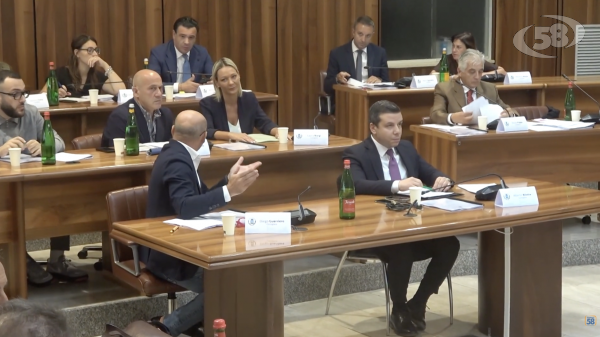 Consiglio, scontro sulla Tari: scatta l'aumento