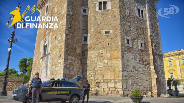 Controlli anti droga della Finanza di Benevento, beccato con hashish