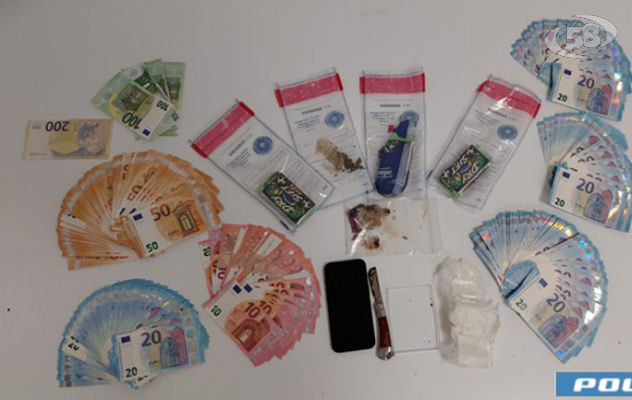 Trovato con droga e soldi falsi, giovane 21enne arrestato dalla Polizia