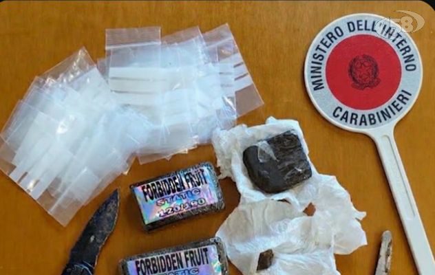 Droga in un forno in disuso, blitz dei Carabinieri: arrestato minorenne