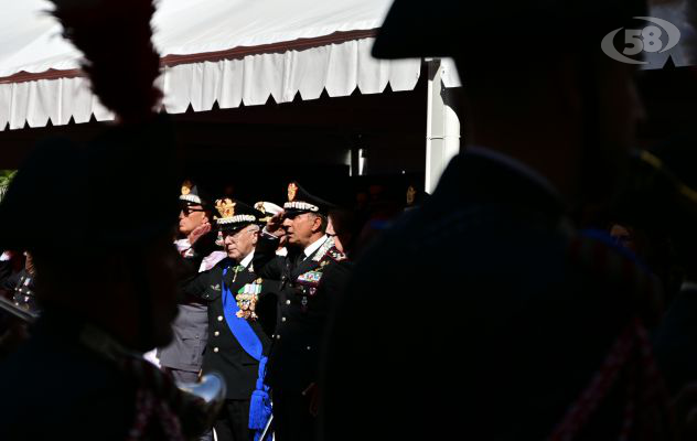 Cerimonia solenne alla presenza del comandante generale dei Carabinieri Luongo: al Comando Interregionale arriva il gen. Castello