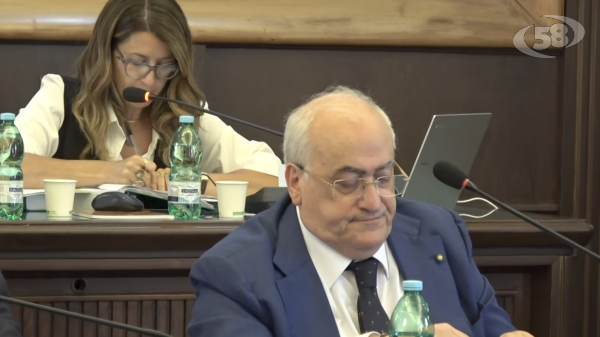 TARI, incontro tra l’Amministrazione comunale e i vertici di Irpiniambiente: avviata una negoziazione per scongiurare l’aumento della tariffa