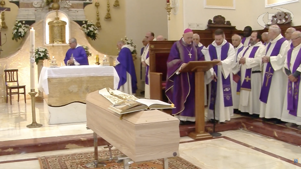 La comunità di Carpignano saluta Padre Antonio Venuta: lutto cittadino a Grotta