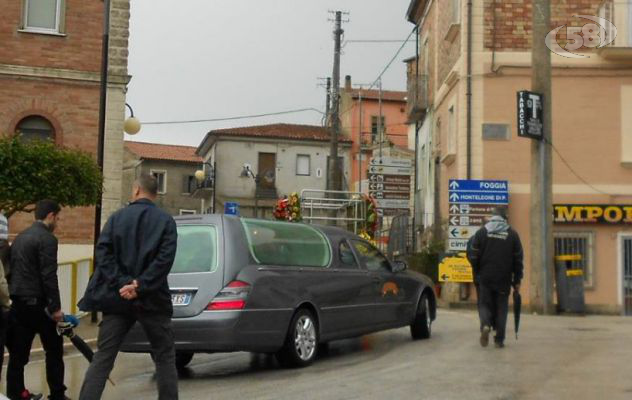 Imprenditore suicida, Savignano a lutto: l'ultimo saluto