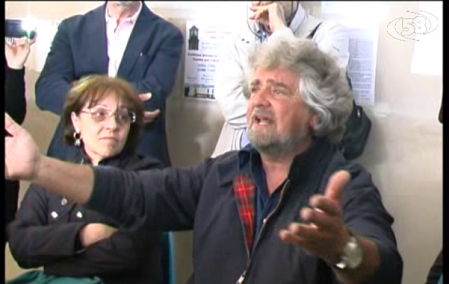Grillo visita il centro autistico: ''Questa è l'Italia''. Poi attacca tutti''/VIDEO integrale