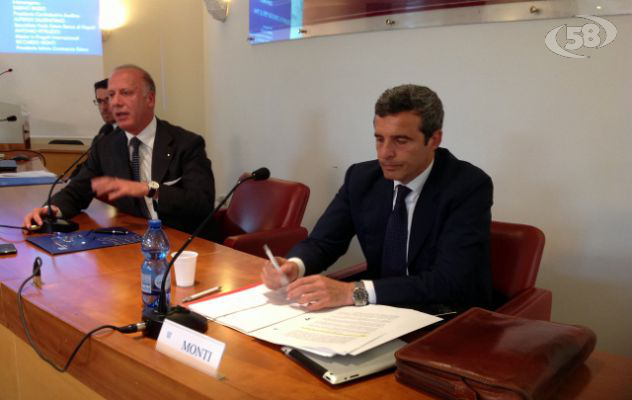 L'export come strada per uscire dalla crisi: Monti fa tappa in Irpinia/VIDEO