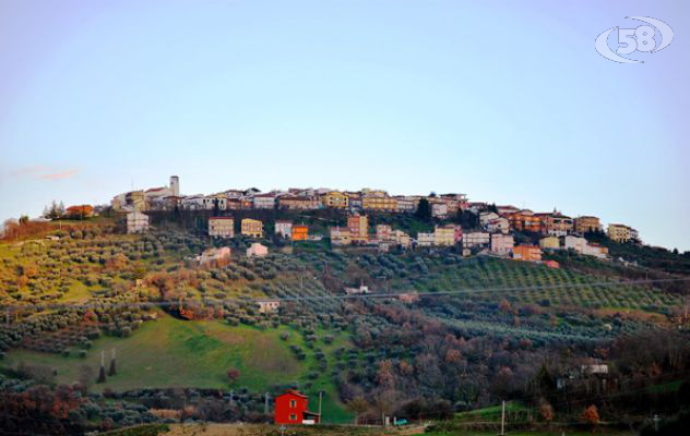 Flumeri, l'opposizione attacca: nel bilancio tagli per 400mila euro