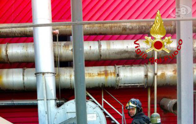 Montefredane, fiamme nel capannone dell'azienda Novolegno