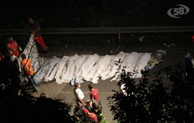 Strage Bus, un video della Polizia ricostruisce l'incidente 