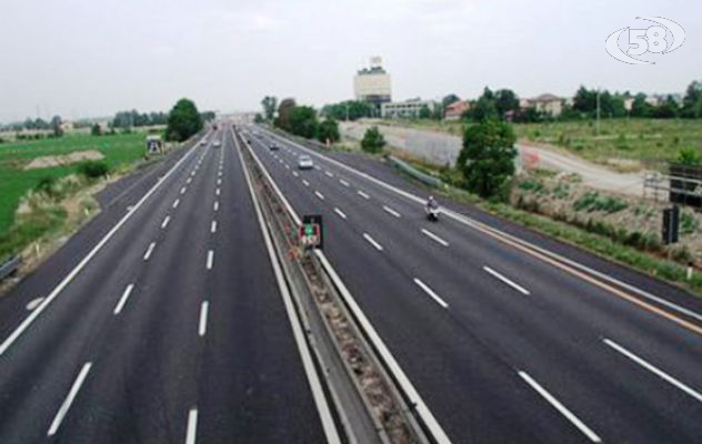 A16, tutor attivi dal 25 marzo: limite di 80 km/h