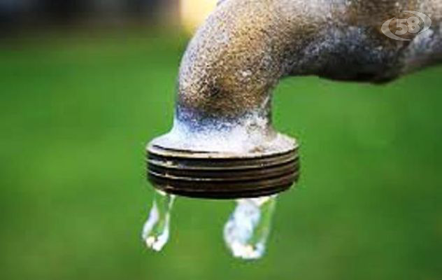 Utilizzo dell’acqua potabile in ambito comunale, divieto di riempire piscine e vasche
