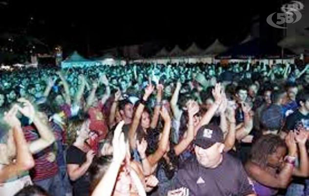 Apertura col botto per l’Ariano Folkfestival: in migliaia sul Tricolle