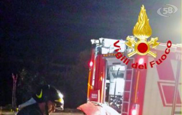 Ariano, si ribalta auto con due giovani a bordo