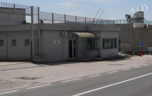 Ariano, detenuto aggredisce poliziotto. Appello al Prefetto Sessa