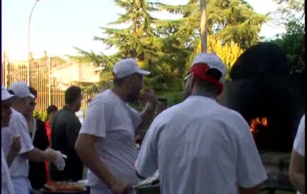 Detenuti diventano pizzaioli: successo per l'iniziativa sul Tricolle/VIDEO