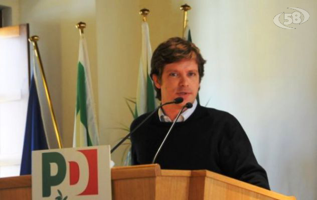 VIDEO/Civati: ''Renzi carrozziere, dalla rottamazione alle auto d'epoca''. Show su De Luca e Bassolino