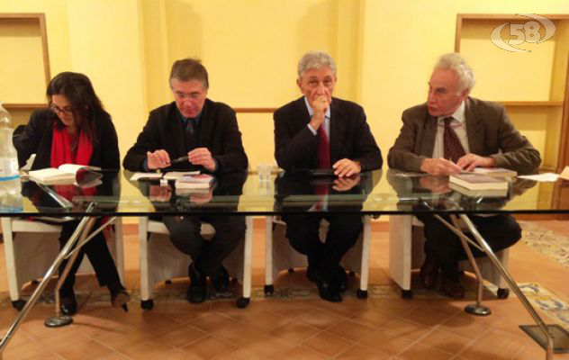 Il ritorno di Bassolino: ''Giustizia è fatta''. Pronto a candidarsi?/INTERVISTA