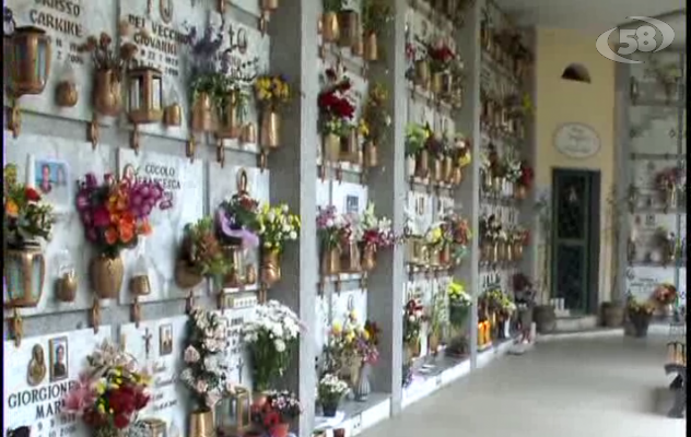 Ariano, lampade spente e grossi topi a spasso tra le tombe