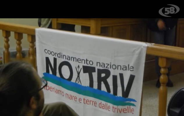 "Tutti a Morra, cacciamolo dalla nostra provincia", No triv pronti ad "accogliere" Renzi