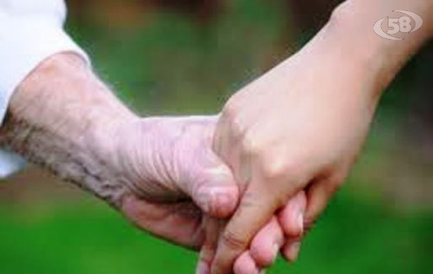 "Adotta un nonno", a Parolise l'incontro che coinvolge bambini ed anziani