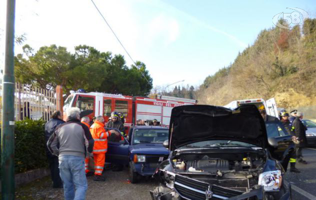 Ariano, carambola di Natale/VIDEO. Ottantenne lotta tra la vita e la morte