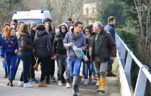 ''Il Calore è malato'', l'allarme degli attivisti: anche gli studenti difendono il fiume/VIDEO