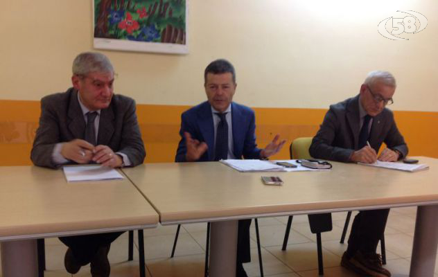 Isochimica, l'Asl smentisce Foti: nessuna inadempienza. Al via lo screening. L'ira delle mamme di Borgo Ferrovia