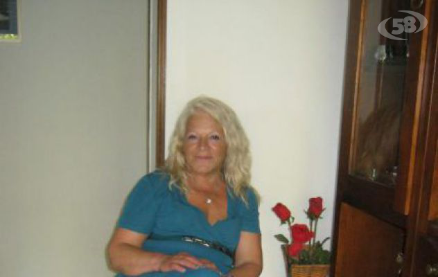 Omicidio-suicidio di San Michele: ad Avellino i funerali di Anna. Chiesa gremita/VIDEO