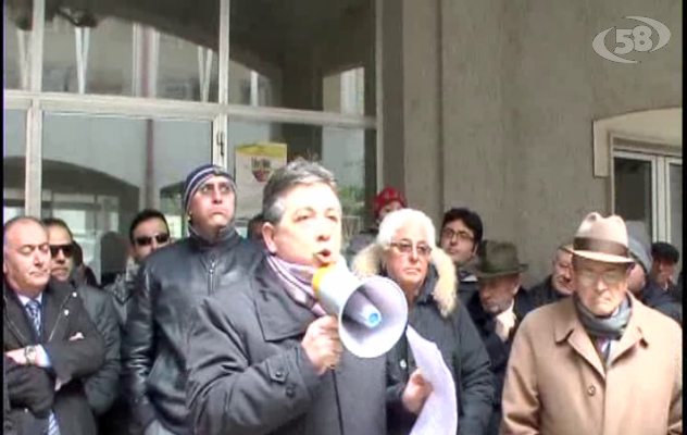Rebus Caserma, Tricolle di nuovo in piazza dopo la mobilitazione di ieri/VIDEO
