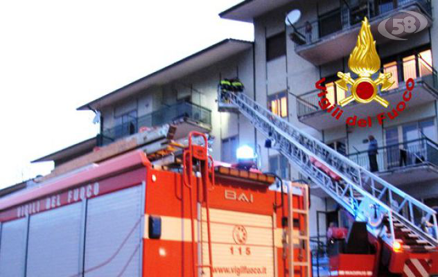 Fiamme in un circolo di Monteforte, indagano i Carabinieri