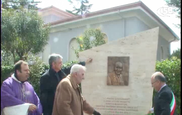 Savignano, inaugurato monumento in onore dell'ex sindaco Magnatta/VIDEO