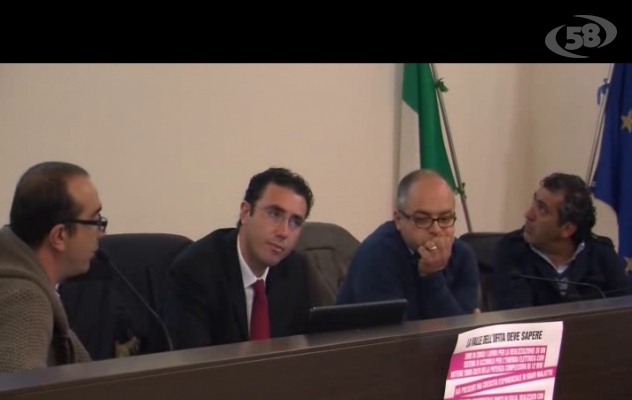 Accumulatore Flumeri, assemblea incandescente: scontro tra cittadini e amministrazione/VIDEO/INTERVISTE