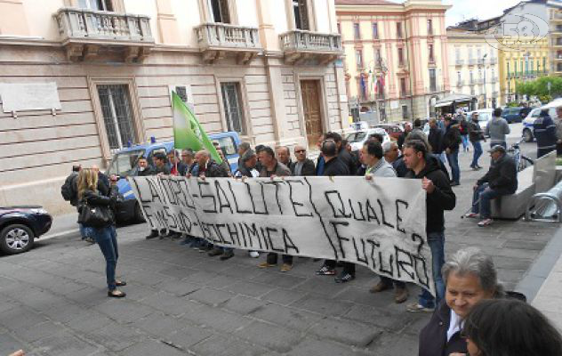 Primo maggio di rabbia alla Fim Sud: operai senza stipendio da 4 mesi/VIDEO