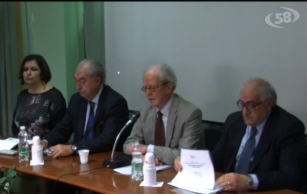 Florio: ''Ho risanato la sanità, mi spetterebbe un bonus''