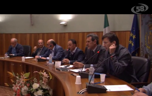 Ex Irisbus, i dubbi di sindacati e operai. Assemblea a Grotta/VIDEO