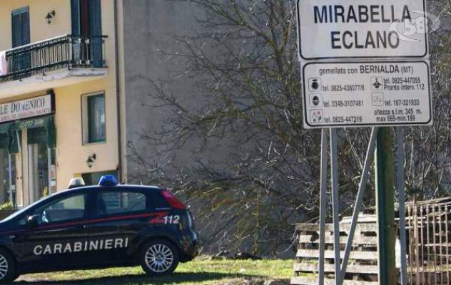 Letame nel centro storico di Mirabella: denunciati due ragazzi del posto