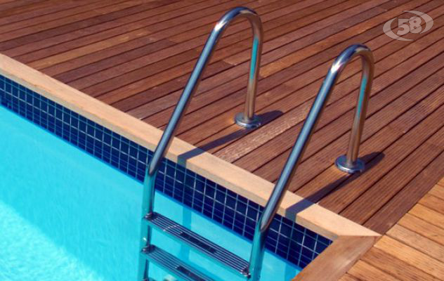 Morto il 14enne caduto in piscina a Fontanarosa