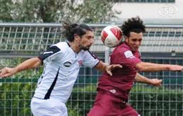 Calcio, mercato ancora aperto per l'Avellino