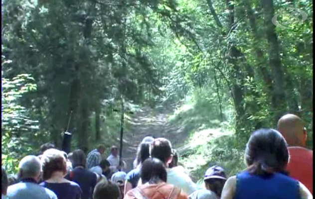 Zungoli, fede e devozione per la Via Crucis sul Monte molare