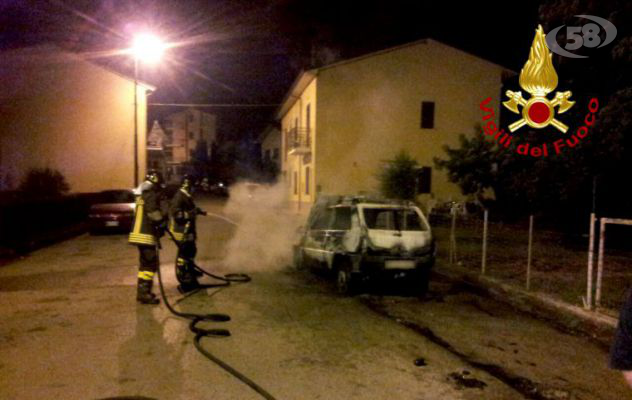 Ariano, auto in fiamme a Riome san Pietro. Vigili in azione anche a Prata e Avellino