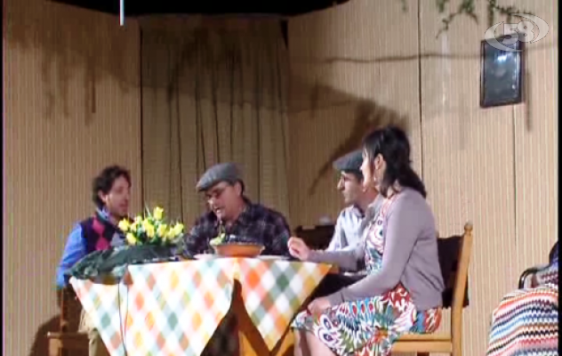 Ariano, teatro nel ricordo di Tonino La Vita. Bagno di folla/VIDEO