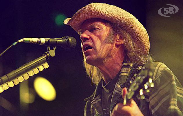 Nuovo album per Neil Young, a novembre esce Storytone