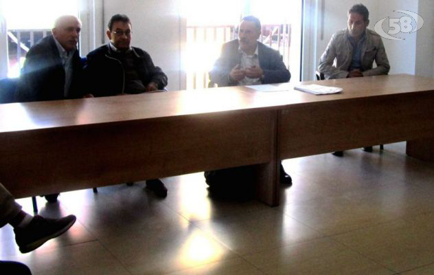 Ufita, operai in mobilitazione: politica assente. I sindacati attaccano/VIDEO