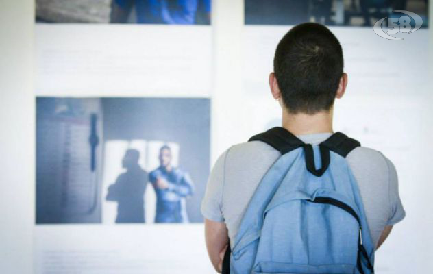 ''L'ora di luce'', i detenuti di Ariano si raccontano attraverso la fotografia/VIDEO