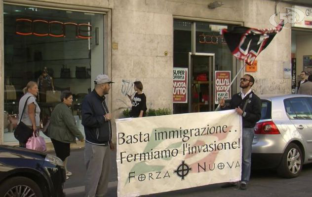 Immigrazione, la linea di Forza Nuova: complotto massonico, sarà guerra civile, schedare gli albergatori