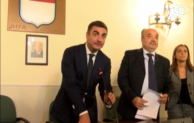 VIDEO/Gambacorta snobba Sibilia e chiama i colleghi presidenti: uniti contro i tagli