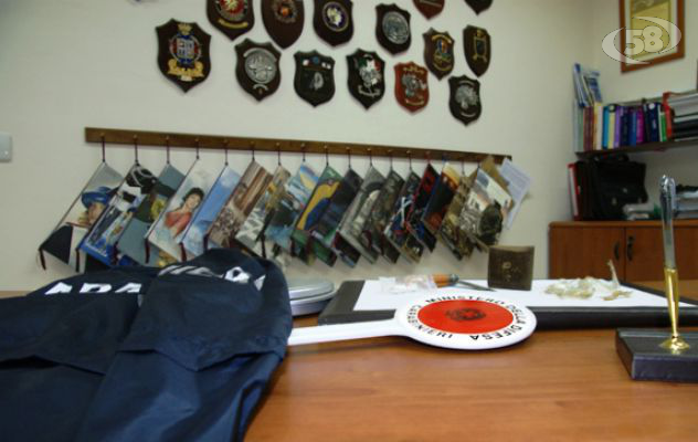 Paternopoli, i Carabinieri sequestrano hashish ed eroina: nei guai 8 giovani 