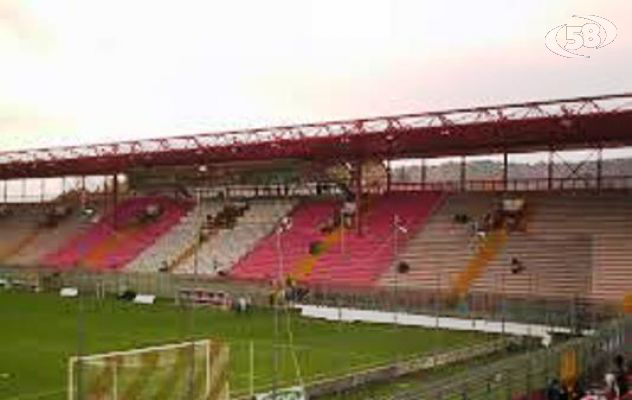 Derby di calcio Benevento - Cagliari, rinviato il mercato settimanale 