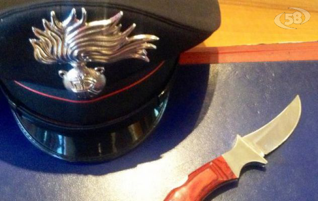 Rissa in pieno centro per una ragazza. Cinque giovani nei guai