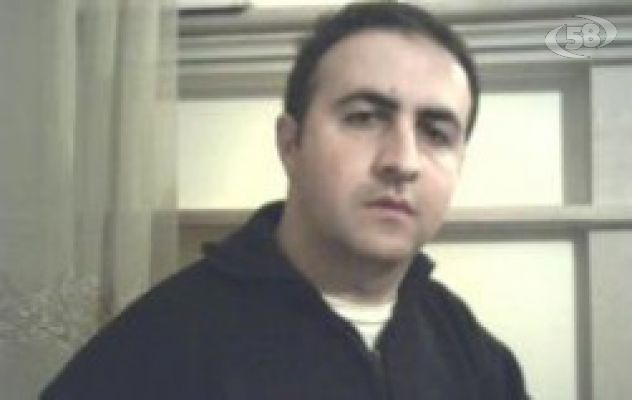 Ariano e i colleghi di lavoro riuniti per l'ultimo saluto all'agente Caruso